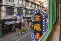 上海热门“特色”面馆大揭秘，食客争相品味，排队不止